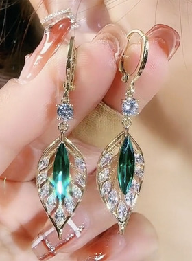 2023年新款潮闪耀锆石绿色叶子日常百搭耳扣轻奢高级时尚气质耳饰