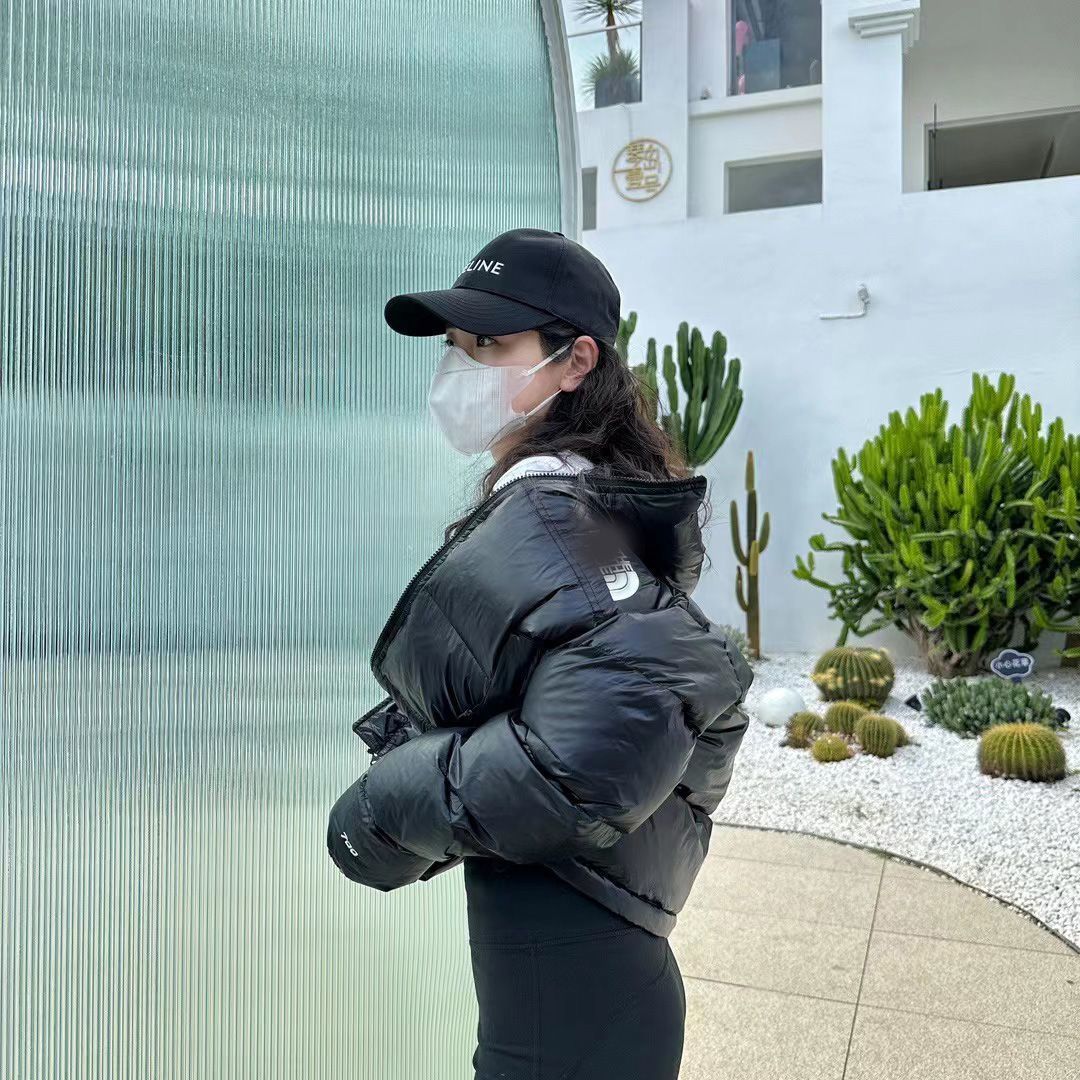 莆田纯原爆款羽绒服肯豆同款700logo白鸭绒绒系列女款羽绒服短款