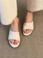 A perfect match for a skirt and flip-flops, a vacation style that is comfortable and versatile. Minimalist style, toe-exposing thick-heeled one-shoulder slippers, suitable for women to wear outdoors in summer thumbnail 7