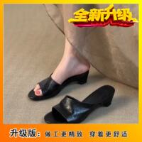 A perfect match for a skirt and flip-flops, a vacation style that is comfortable and versatile. Minimalist style, toe-exposing thick-heeled one-shoulder slippers, suitable for women to wear outdoors in summer thumbnail 2
