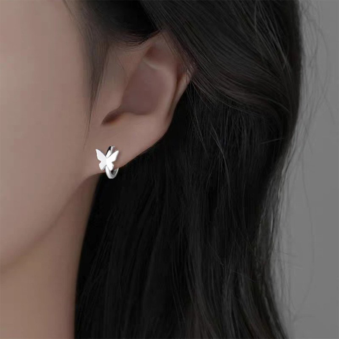 光面蝴蝶耳扣女耳圈简约时尚小众ins高级设计感耳环气质百搭耳饰