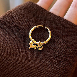 复古小马铜钱戒指女精致高级感金色钱币食指戒本命年小众设计指环