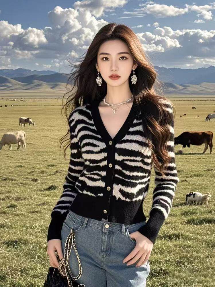 秋冬新款毛衣开衫女斑马条纹撞色修身V领短款针织衫小香风上衣女