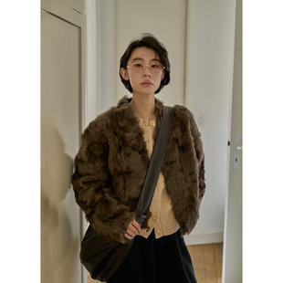 《双面叙事》轻盈软宝石冬季双面穿小湖羊皮毛一体皮草外套围巾