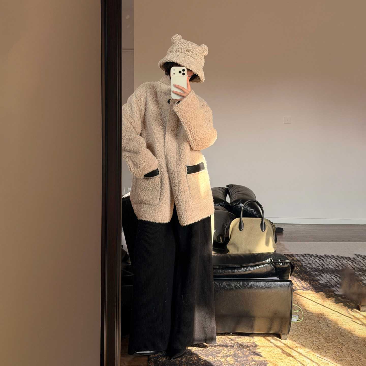 《雪花黑巧》冬季设计感解构廓形正反两穿皮毛一体皮草外套