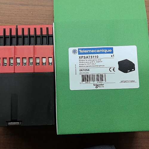 安全继电器XPSAM5140   XPS AM5140  X
