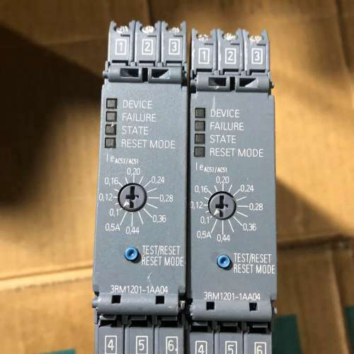 3RM1201-1AA04软启动,拆机的,包好,成色如