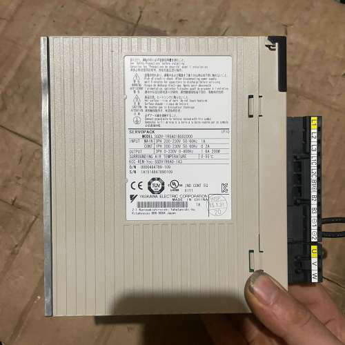 SGDV-1R6A01B002000 安川驱动器，新的，没有