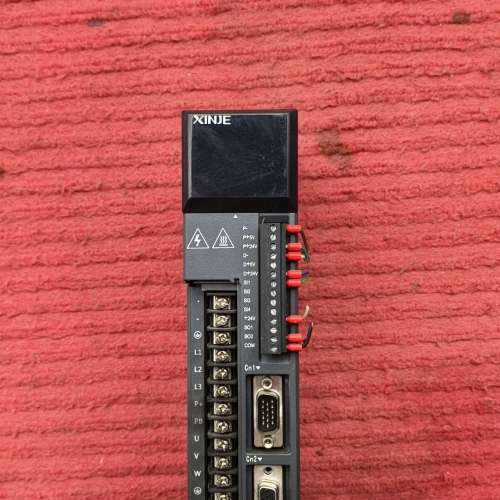 信捷伺候驱动器DS2-20P7-AS，750W 成色如图拆机