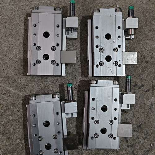 6个拆机CKD滑台气缸LCR-1230P40，图片就是实