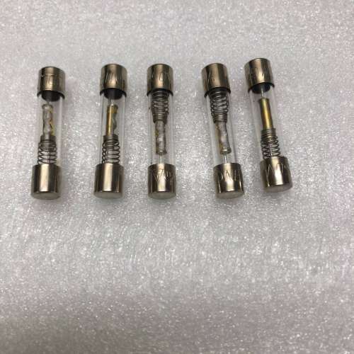 250v5A  保险管 库存未用  6×32mm