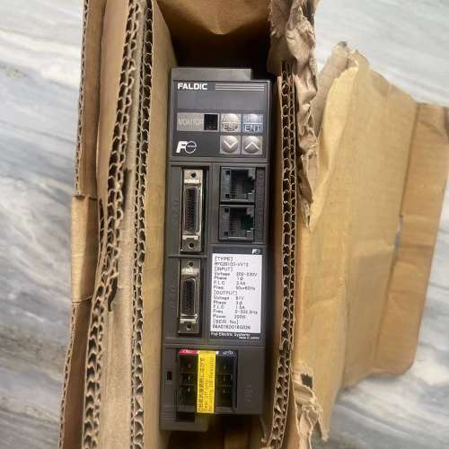 RYC201D3-VVT2 200W驱动器 原包装