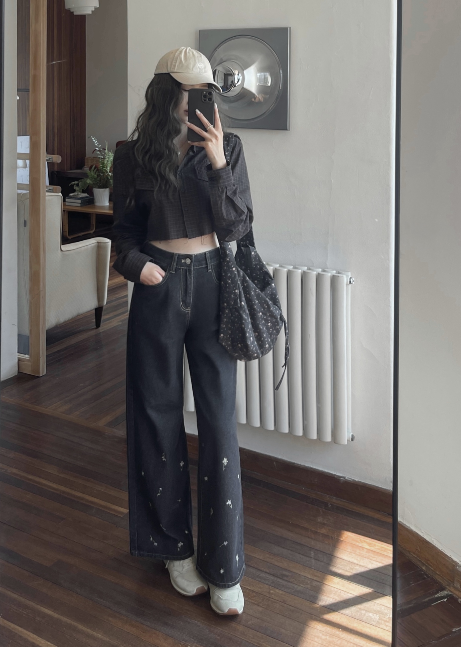 短款深棕色格子长袖衬衫