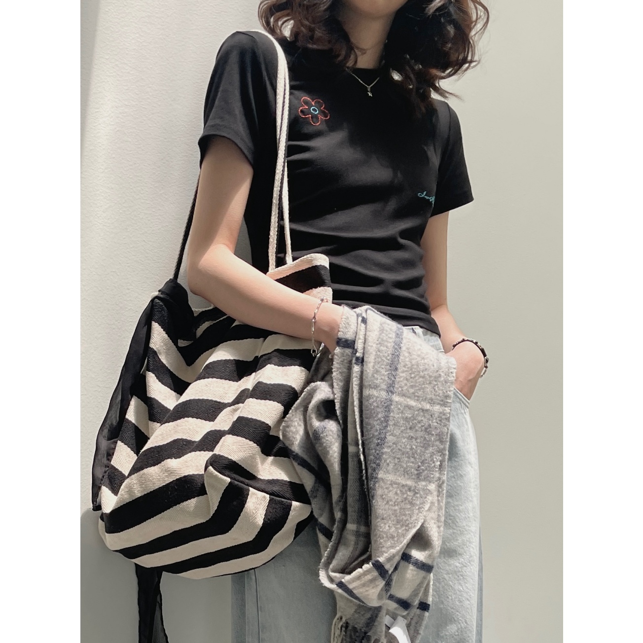 JMWOMEN 和色彩生活在一起 复古刺绣正肩T恤女夏季修身设计感上衣
