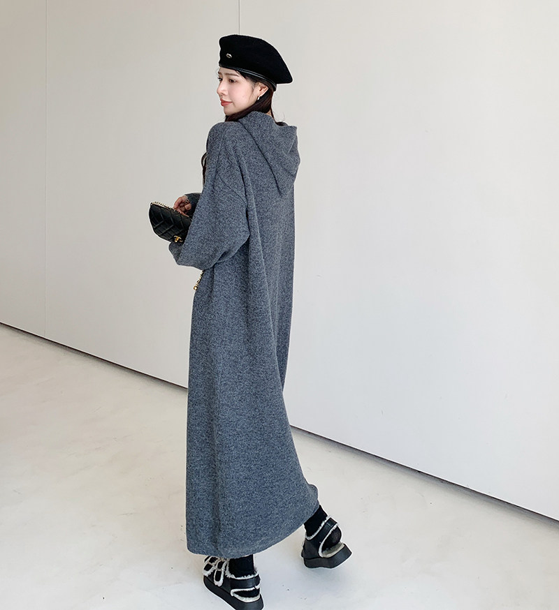 连帽针织连衣裙女秋冬宽松慵懒风2024新款胖mm搭配大衣长款毛衣裙