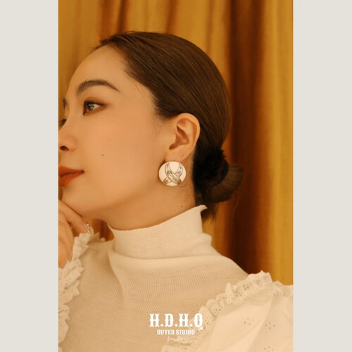 H.D.H.Q买手系列-Blott复古白珐琅彩简约造型耳夹