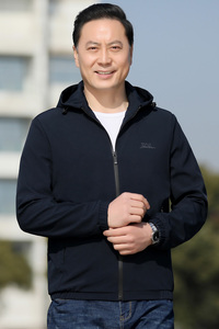 90318/P95 爸爸秋装可脱帽子夹克衫中老年男装商务休闲装外套男图片