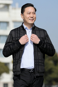 高品质！723/ 2022新款商务款立领夹克爸爸厚版立领中年夹克图片