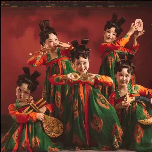唐宫夜宴演出服女童中国风古典舞蹈襦裙头饰汉唐风表演服