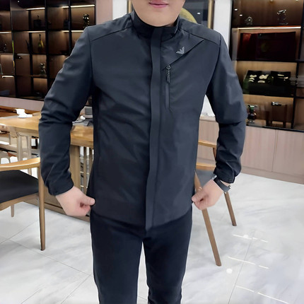男士夹克春秋季新款气质简约修身净版休闲时尚户外软壳百搭潮