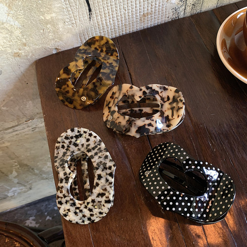 设计感扁平一字发夹抓夹