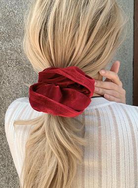 ins简约红色丝绒大肠发圈超大 法式气质高级感天鹅绒大肠圈发饰