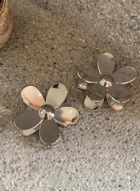 冷淡风金属银色花朵抓夹大号 新款高级感洋气时尚盘发鲨鱼夹发抓