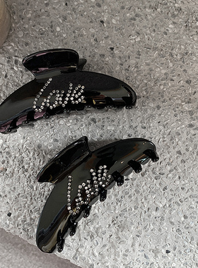 新款ins小众轻奢水钻love黑色抓夹大号 法式慵懒盘发鲨鱼夹醋酸