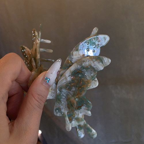 独特漂亮立体蝴蝶抓夹
