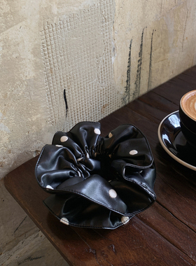 甜酷风黑色皮质 波点2026巨好看的发圈女高级感洋气时尚发绳发饰