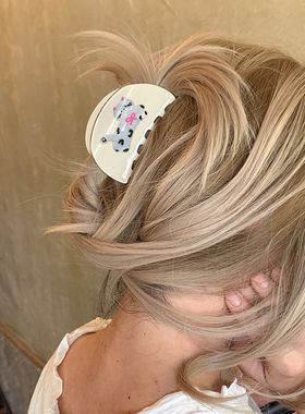 猫咪控 超好看奶油白半扎发抓夹女高级感2026新款卡通鲨鱼夹发饰