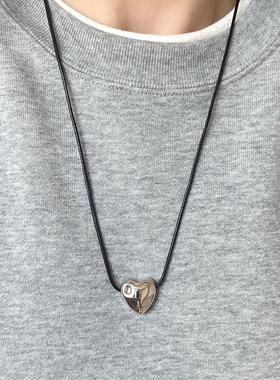 Aaim 爱心皮绳项链百搭时髦2024新款桃心ins风博主同款毛衣链