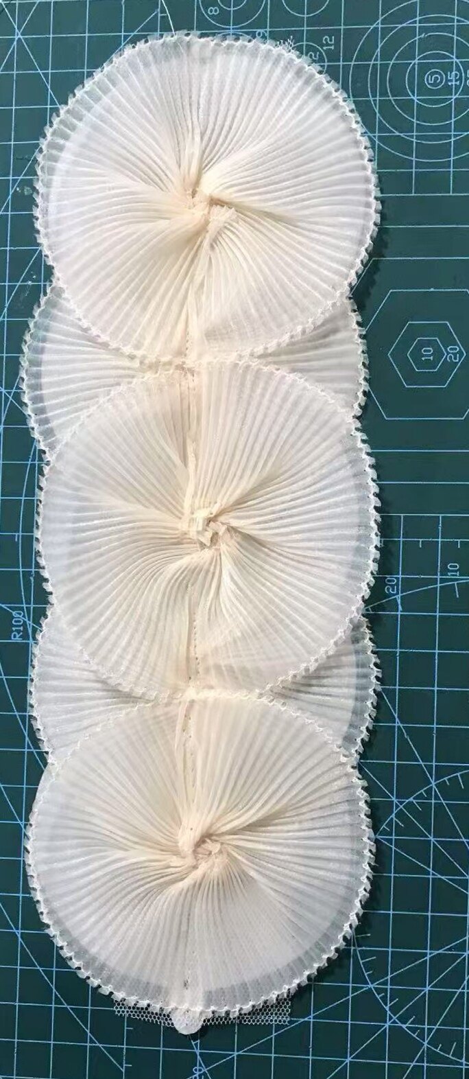 厂家现货供应 牙签皱褶对丝边蚂蚁花边纯手工制作 服装领花搭配