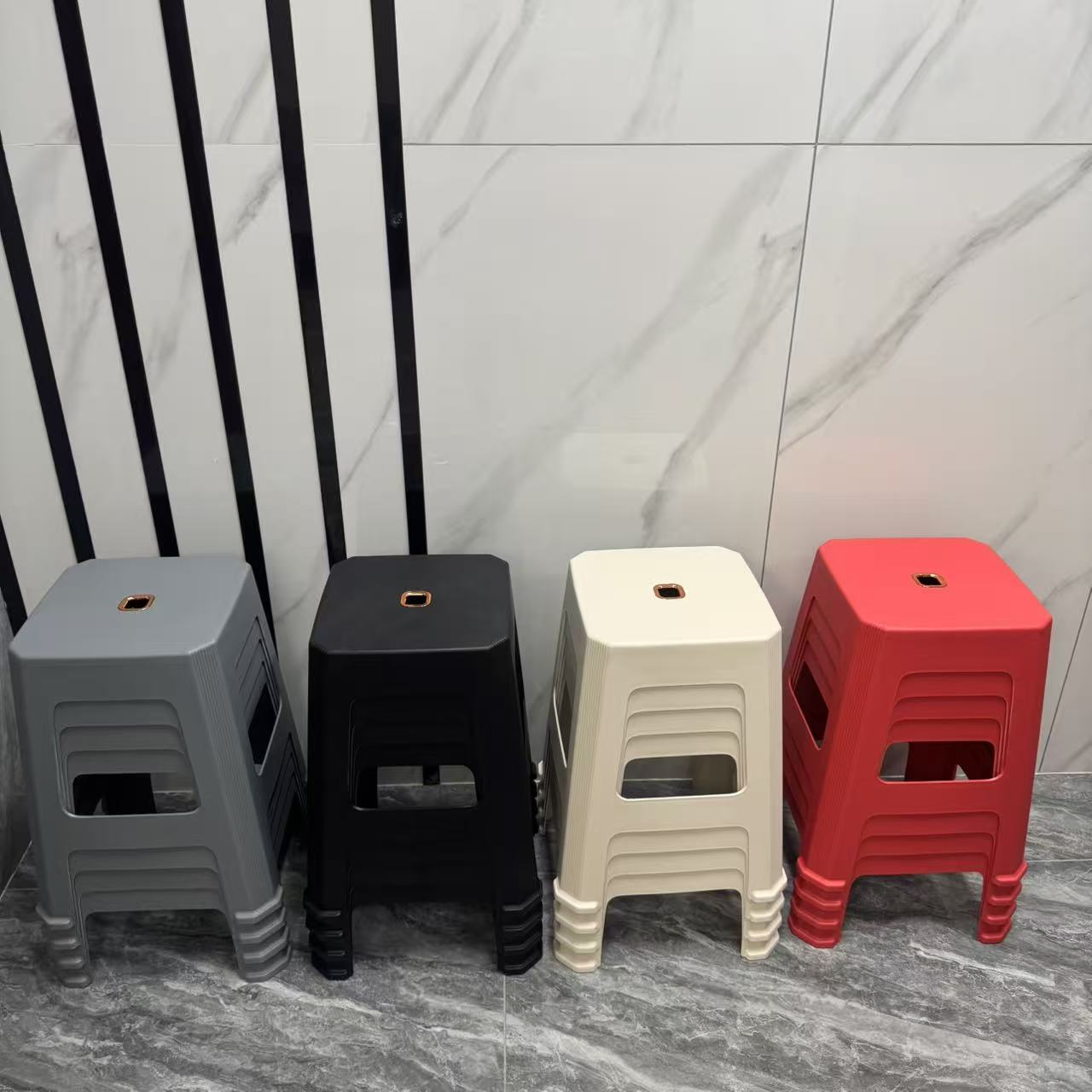 现代简约塑料凳子加厚家用可叠放熟料特厚胶板凳大人结实耐用客厅