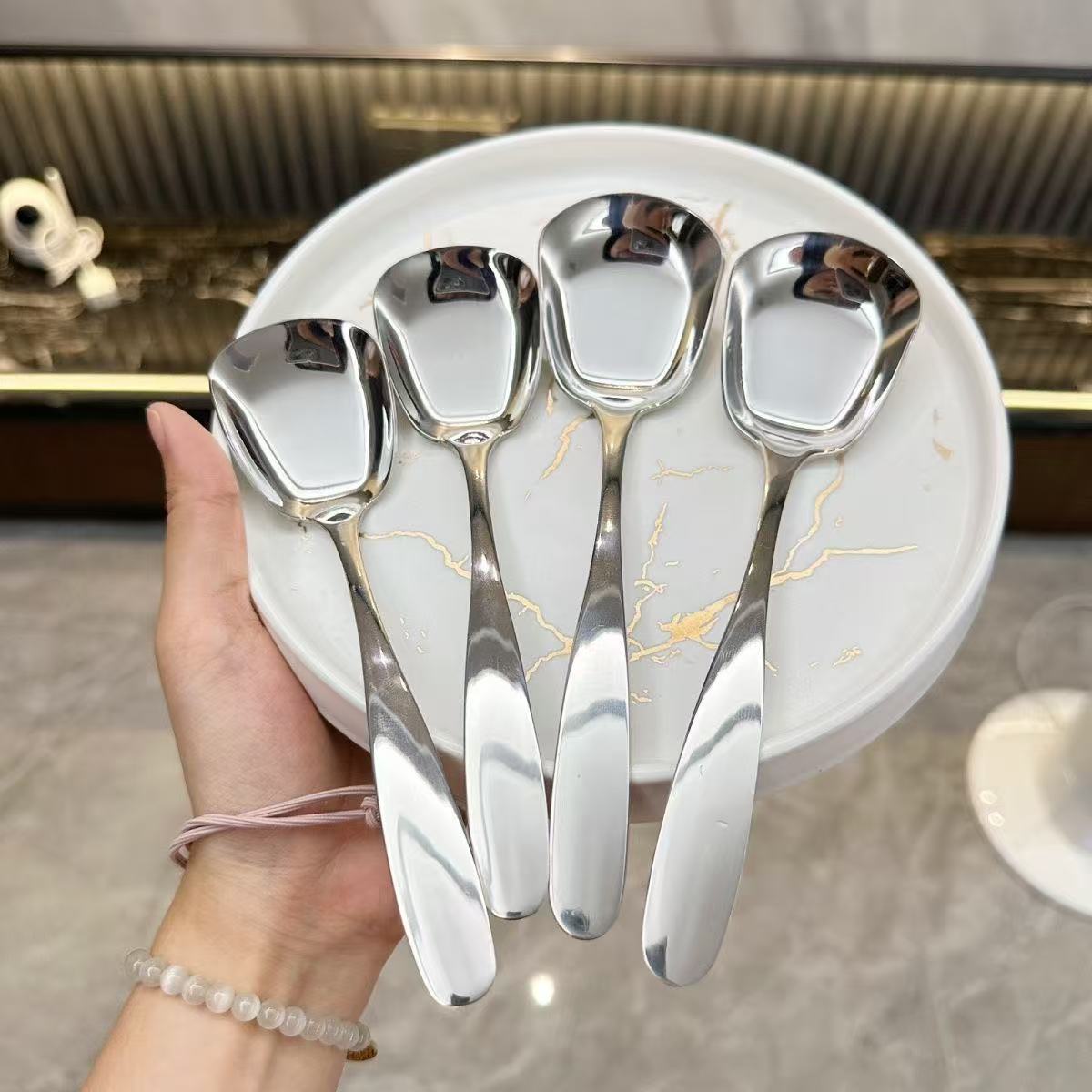 304不锈钢方头勺子吃西瓜专用勺家用吃饭甜品勺长柄吃饭勺小勺子