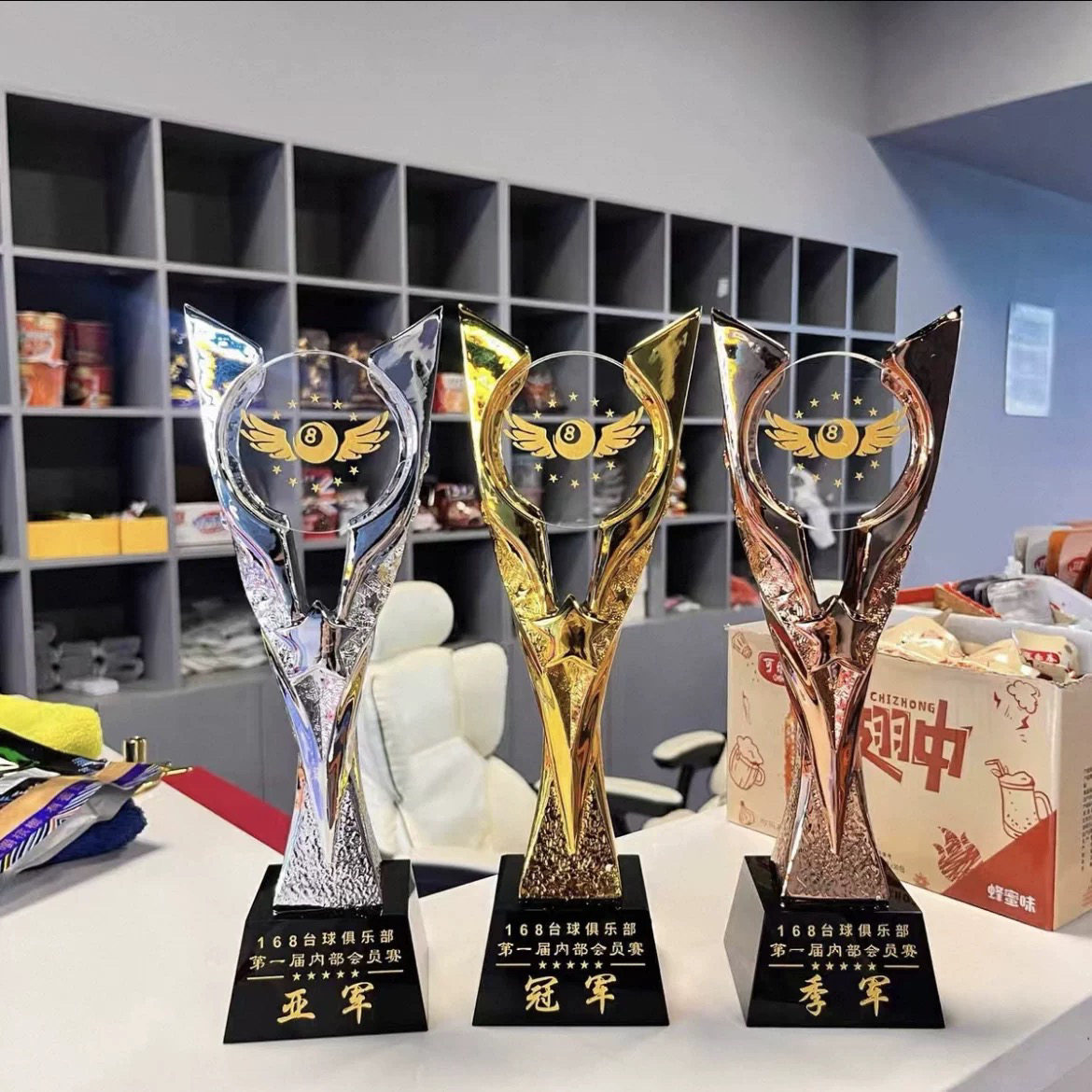 中式台球九球追分斯诺克比赛高档水晶奖杯订制台球小金人黑八比赛