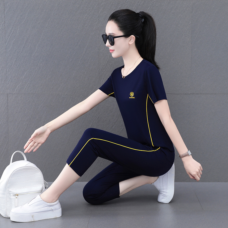 夏季薄款运动套装女2025新款冰丝圆领短袖七分裤休闲跑步服两件套