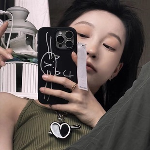 手绘可爱大脑袋线条猫咪17/16手机壳适用苹果15promax黑色mini小众iphone14pro磨砂13防摔12软11保护套XR