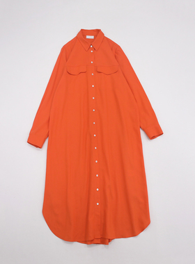 橘橙翻领胸前两个对称口袋重磅客供亚麻自然垂坠衬衫式连身裙