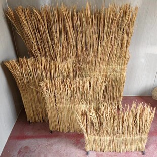 舞台活动围栏 稻草栏栅 稻草道具 稻草 站立 装 饰