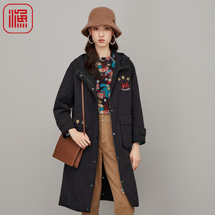 渔服饰冬装女年新款过膝长款刺绣花带帽冬季棉衣外套FGFD4031