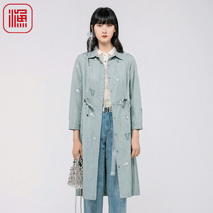 渔牌女装风衣女款新款春款刺绣系带收腰过膝长款外套FGGA3025