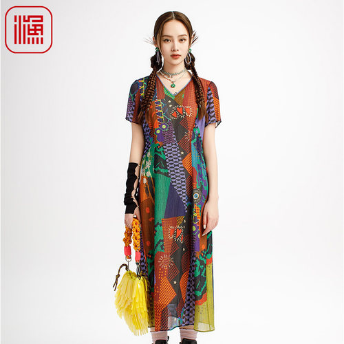 FISHING女装2025夏季穿搭微绉桑蚕丝弹力印花V领连衣裙子FGHB0035