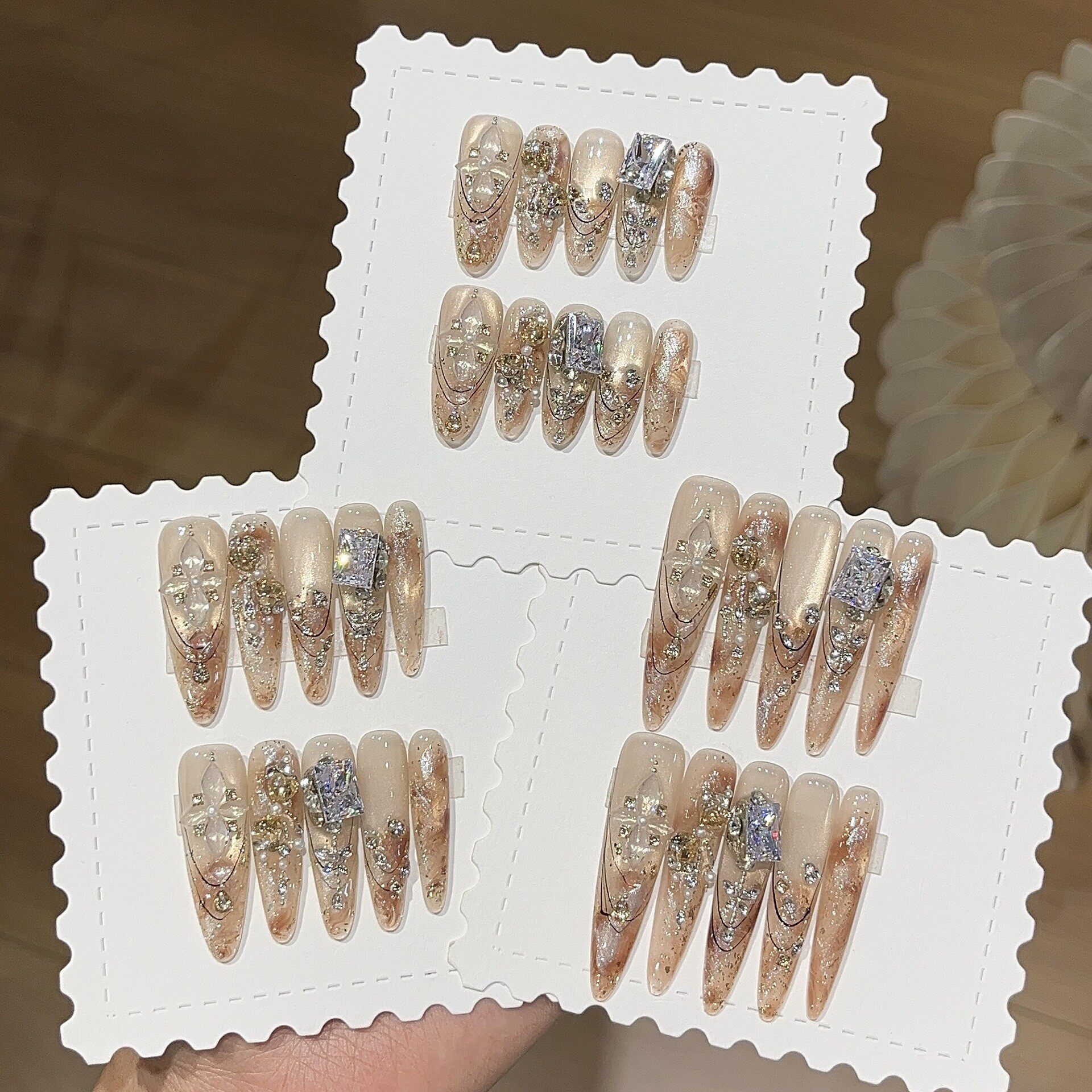 秋冬浅橘晕染细闪锆石手工穿戴甲