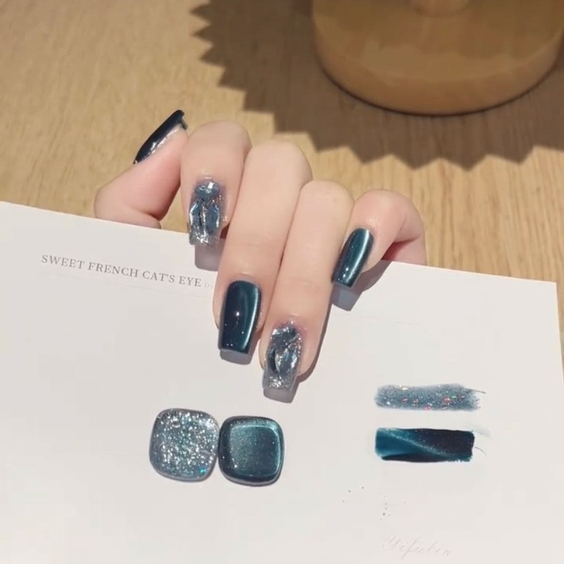 显白星空蓝猫眼美甲纯手工穿戴甲