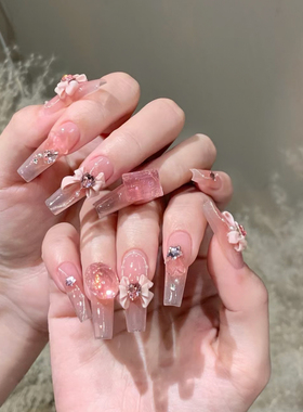 穿戴甲裸色冰糖钻腮红甲蝴蝶结