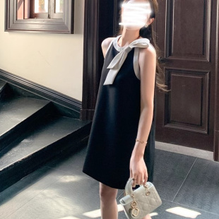 300斤大码撞色领结无袖名媛小香风连衣裙女夏季新款收腰a字小黑裙