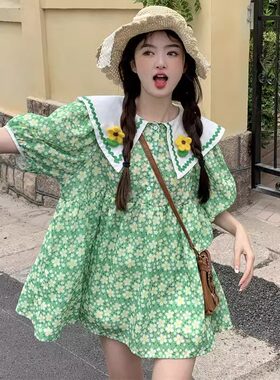 碎花连衣裙大码娃娃领短袖