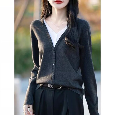 拼色假两件针织打底衫女秋羊毛