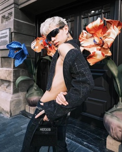 AQUADEVIDA 亮黑色简约金属铆钉太阳镜赛博朋克风太阳运动墨镜